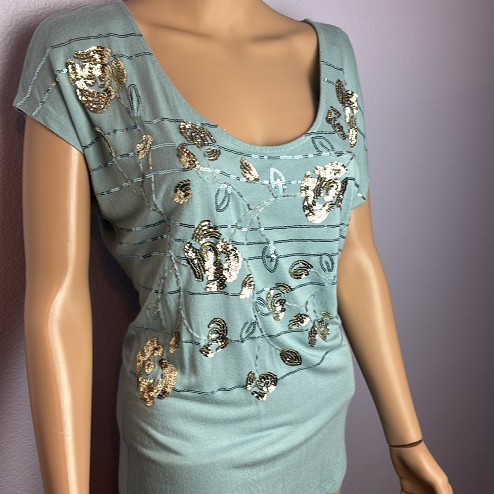Sparkling Golden Sequins Rose embellished dressy tee shirt